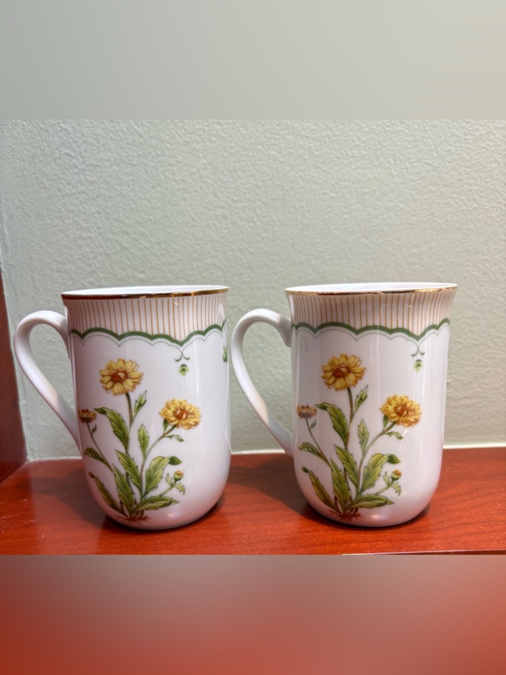 Georges Briard Victorian Garden “Corn Marigold” Mugs (2)